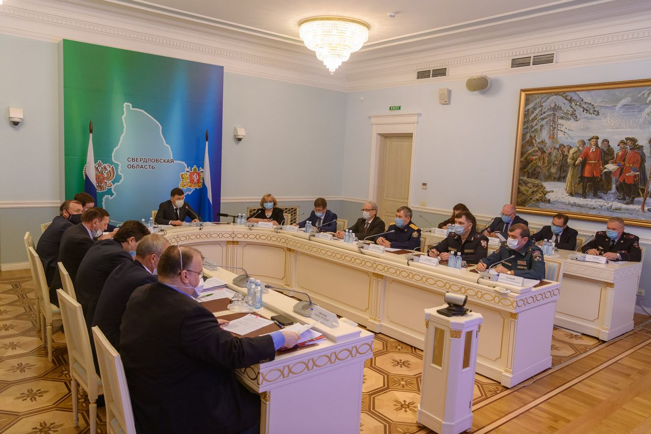 Оперативный штаб рассмотрел вопросы по оказанию плановой медицинской помощи в Свердловской области 