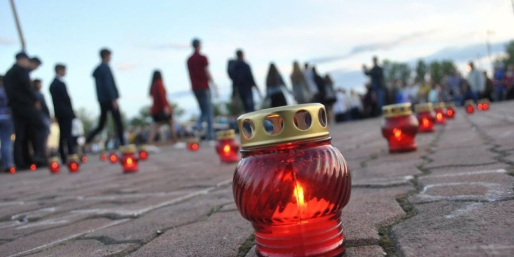 Завтра в Карпинске зажгут свечи и прозвучит сирена