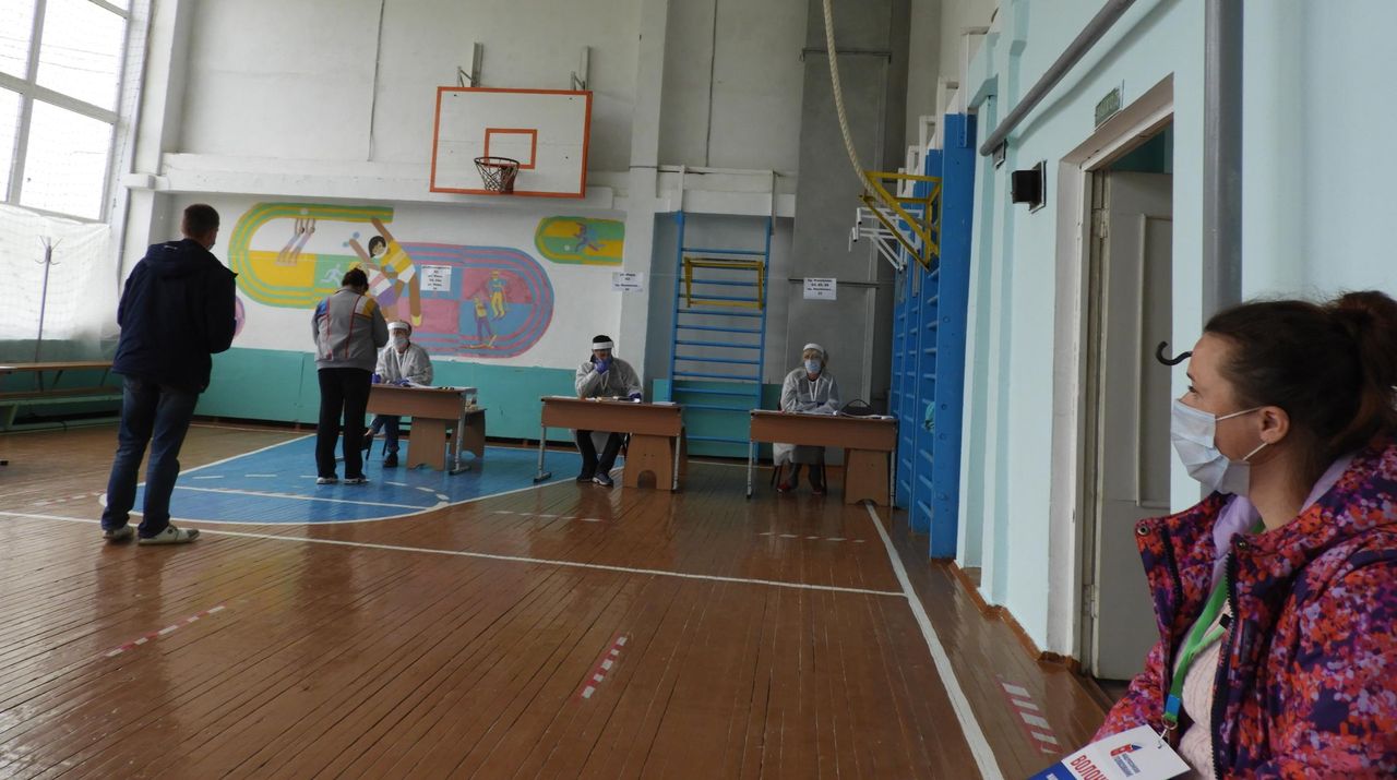 Явка на избирательном участке в школе №6 - более 50 процентов