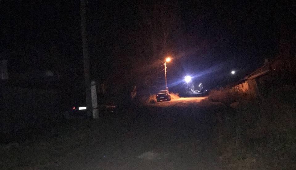 Жители северной части Карпинска возмущены отсутствием фонарей освещения