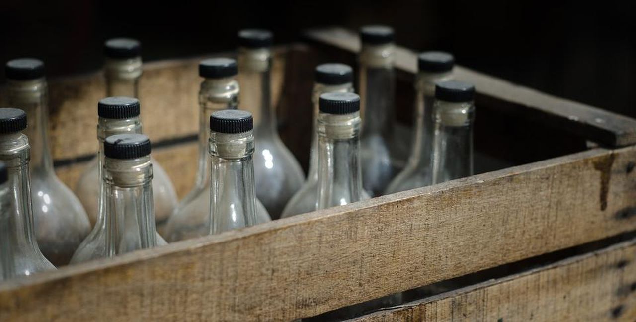 У карпинских предпринимателей конфисковали более 240 литров алкоголя