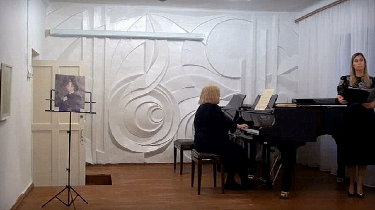 Коллектив школы искусств записал для карпинцев концерт, посвященный норвежскому композитору