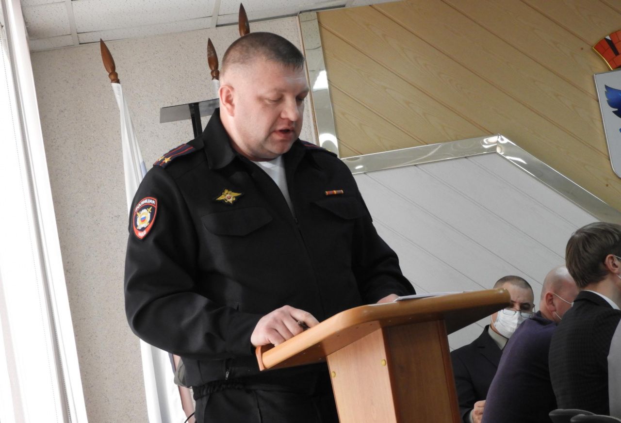 Начальник полиции Карпинска отчитался о работе правоохранителей. Сказал, что преступность снижается