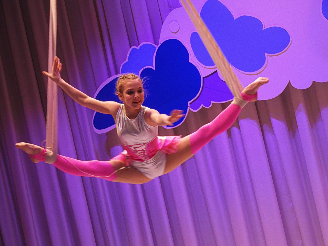Карпинская гимнастка стала лауреатом межрегионального циркового конкурса