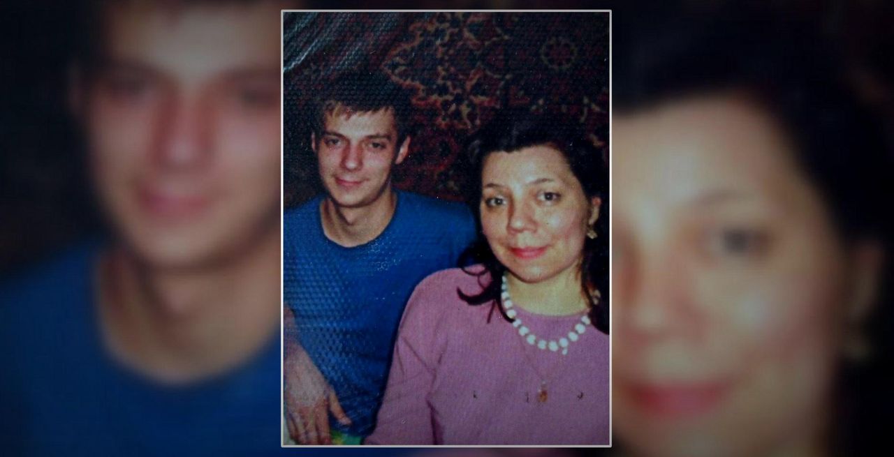 Жительница Карпинска уже четыре года ищет и ждет домой без вести пропавшего сына