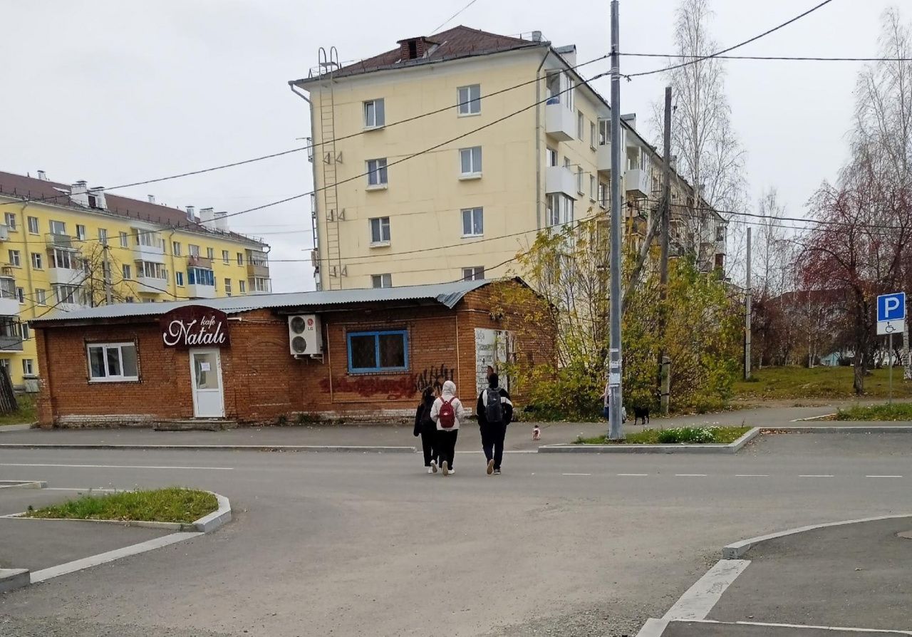 Жители Карпинска недовольны «пропажей» пешеходного перехода по Свердлова