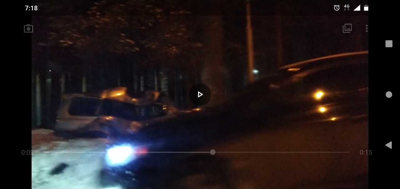 В Карпинске водитель иномарки врезался в дерево и скрылся с места ДТП