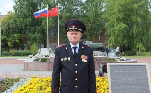 Полицейский из Карпинска участвует во всероссийском конкурсе "Народный участковый"