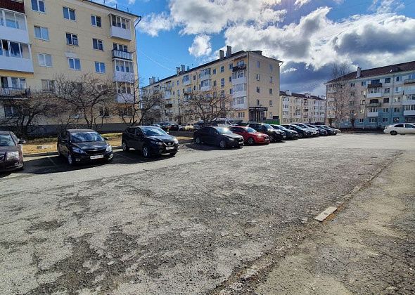В Карпинске отремонтируют парковку для чиновников