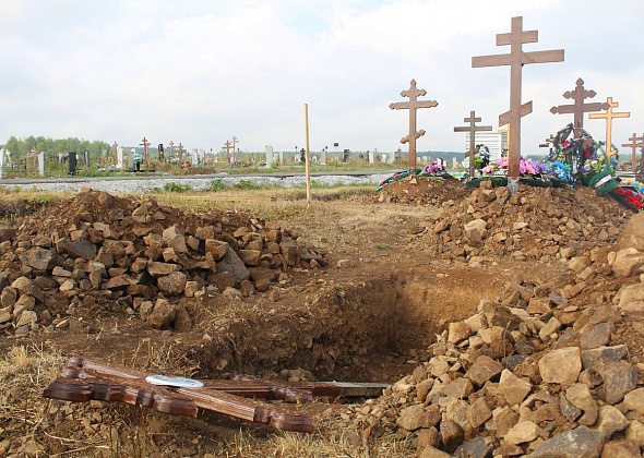 Больница Карпинска оставила без комментариев скандал на кладбище
