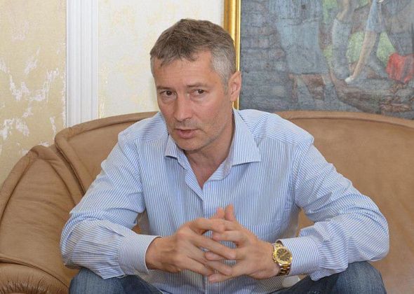 В Екатеринбурге задержали экс-мэра Евгения Ройзмана. Ему инкриминируют распространение ложной информации о вооруженных силах