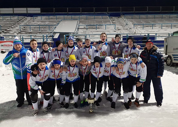 Карпинские хоккеисты начали 2020 год с побед на всероссийском уровне