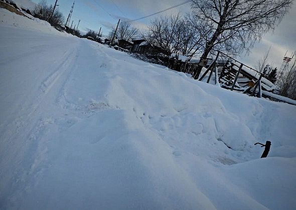 Жители заречки просят грейдеристов не заваливать снегом тропу к колонке