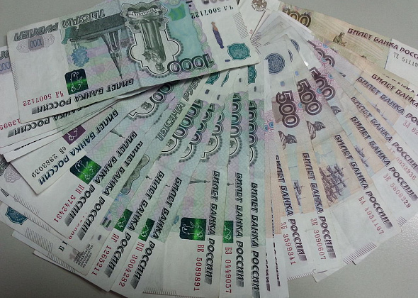 Среднемесячная зарплата на одного работника в Карпинске составила 33 568 рублей