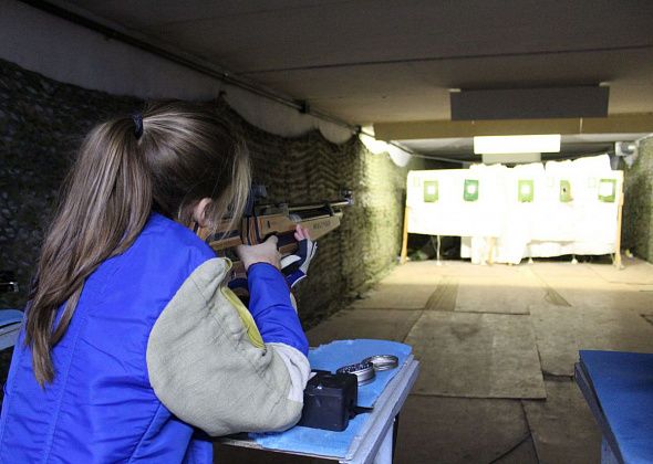 В Карпинске прошли городские соревнования по стрельбе. Кто оказался самым метким