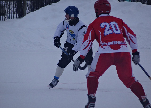 Взрослые хоккеисты "Спутника" победили в последнем матче областного первенства и заняли второе место