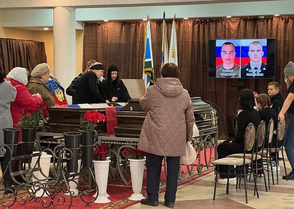 Сегодня в Карпинске похоронили двух братьев, погибших на СВО