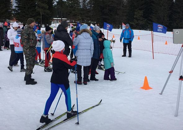 В Карпинске состоялись лыжные гонки, посвященные погибшим сотрудникам МЧС