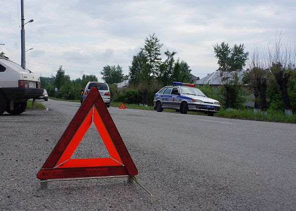 В Карпинске молодой велосипедист врезался в молодого водителя