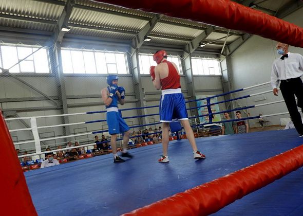 В Карпинске состоялся закрытый турнир по боксу. Называем победителей
