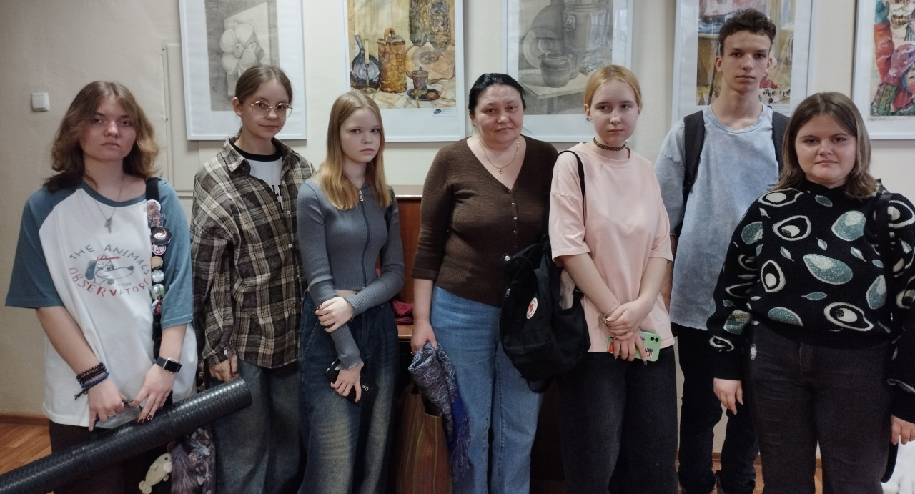 Юные художники из Карпинска стали призерами на окружном конкурсе по живописи