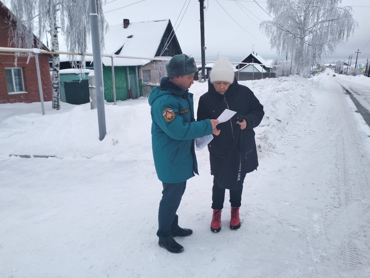 Жителям частных домов в северной части Карпинска напомнили, как надо топить  печи