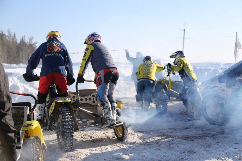 Карпинские мотоциклисты участвовали в Кубке Свердловской области по мотокроссу