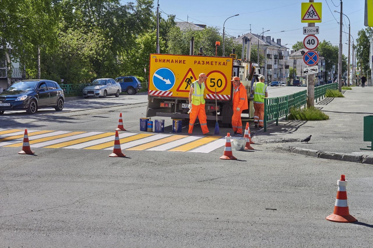 Дорожники Свердловской области в 2022 году привели к новым стандартам 779  пешеходных переходов