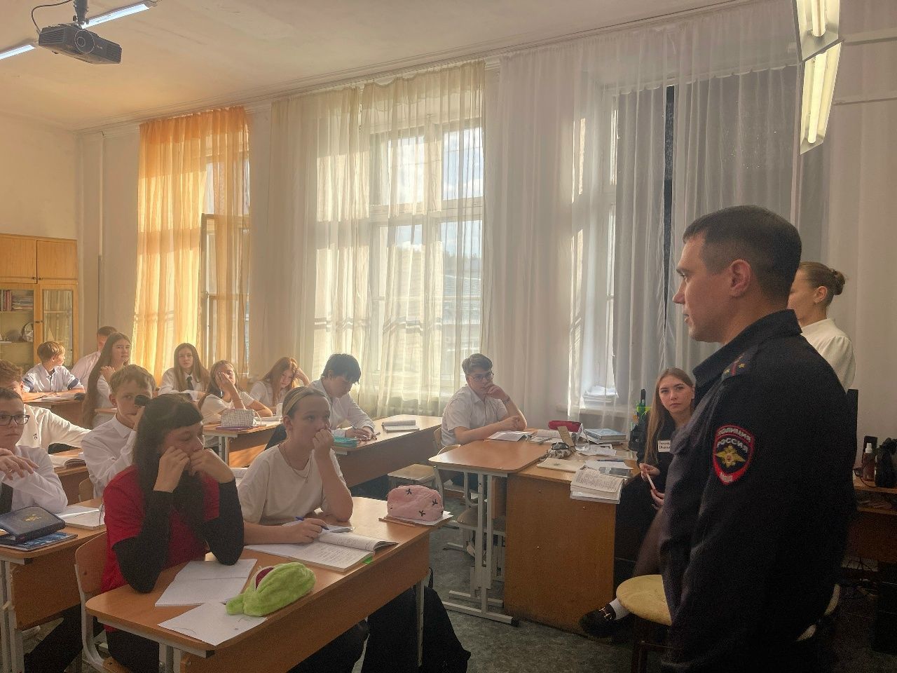 Начальник Госавтоинспекции провел урок безопасности в школе Карпинска