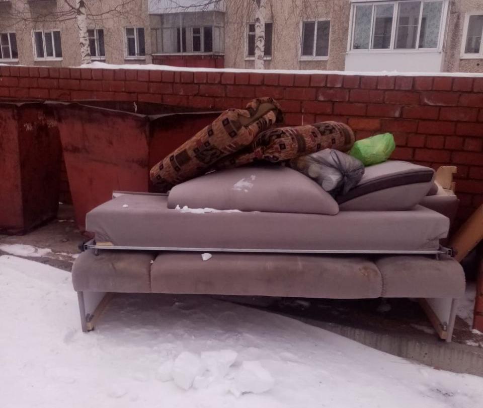 Горожан просят не пользоваться контейнерной площадкой городского суда