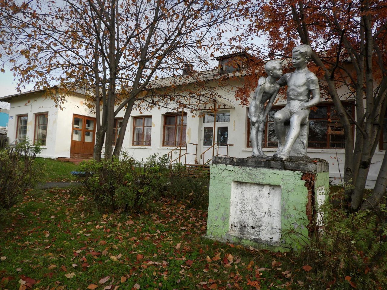 Мэрия Карпинска выставила на аукцион здание бывшего детского сада «Улыбка»