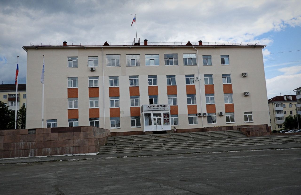 В Карпинске не нашлось желающих делать ремонт в здании администрации