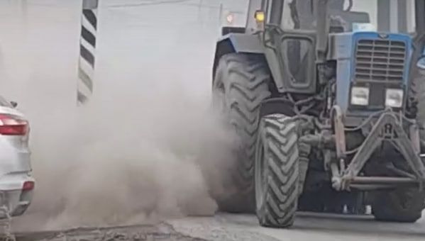 Карпинцы снова жалуются на пыль после работы спецтехники