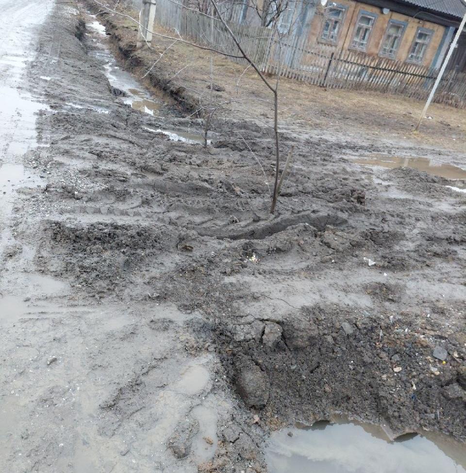 Жители улицы Савинова просят привести в порядок выезд на Пролетарскую