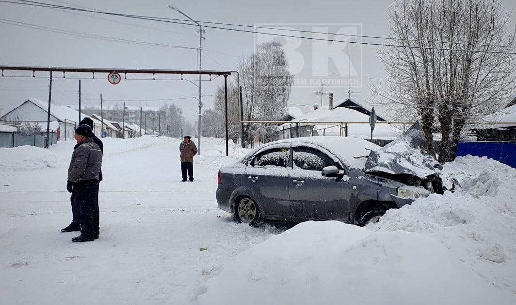 Дтп карпинск. Авария в Карпинске сегодня.