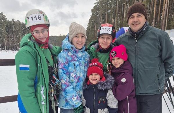 Воспитанницы «Конжака» заняли призовые места на всероссийских соревнованиях по спортивному туризму