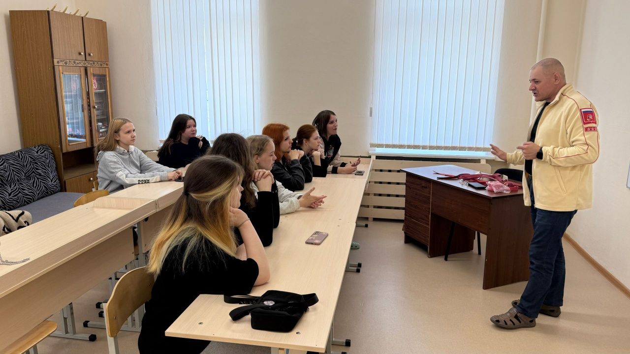 Будущие вожатые Карпинска осваивают азы профессии в городском центре детей и молодежи