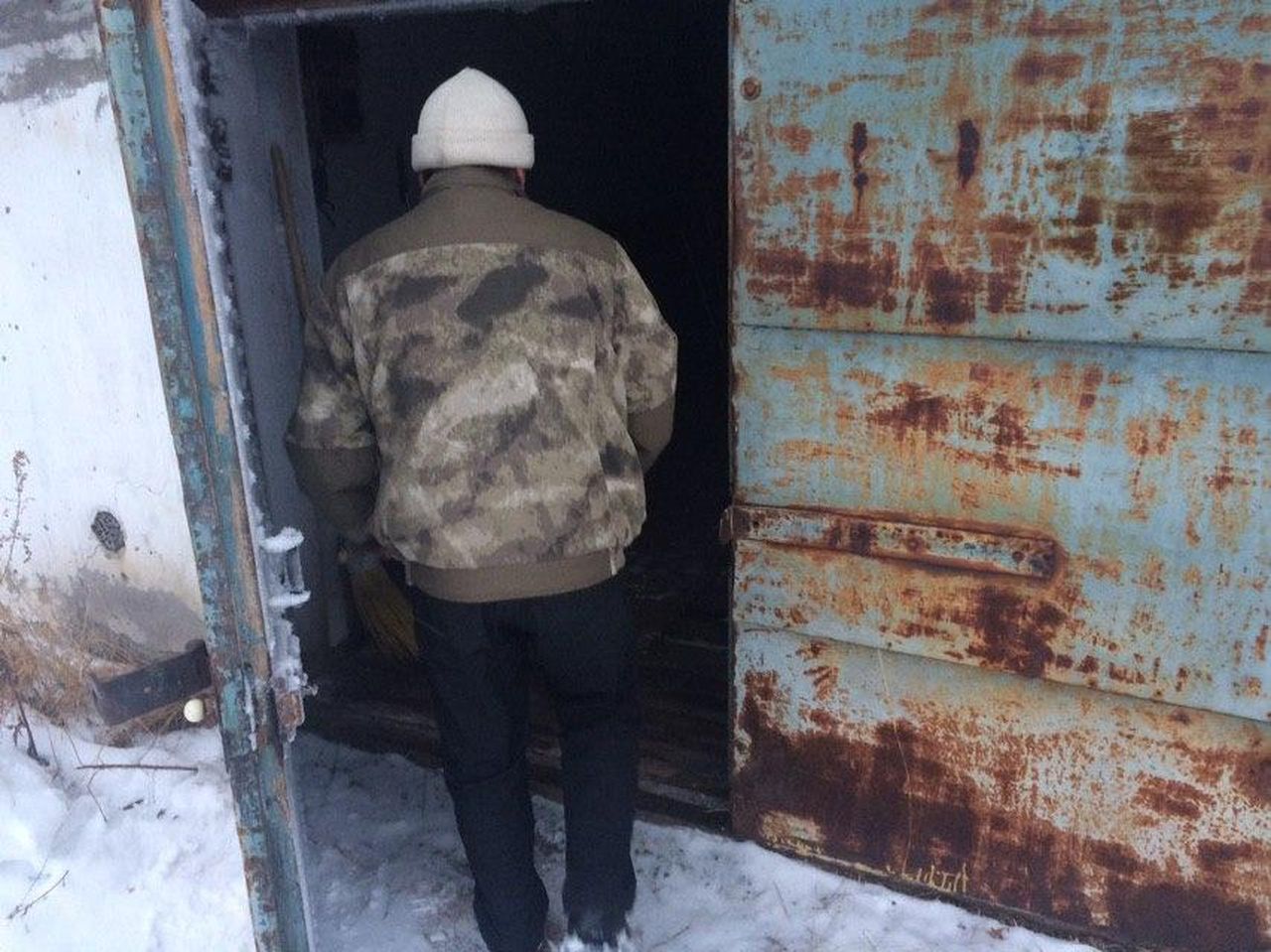 91-летний мужчина случайно обнаружил, что гараж, который он построил еще в советское время, продан