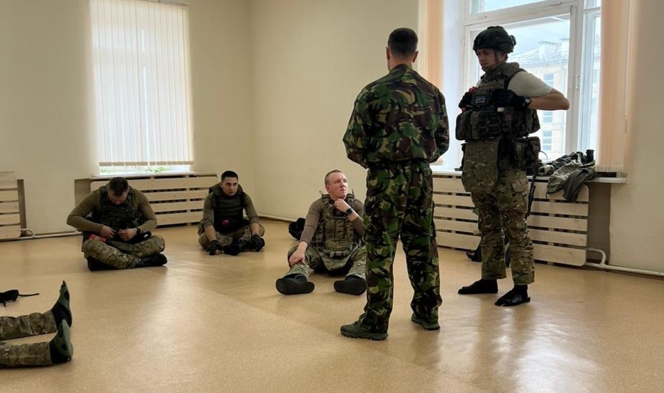 В Карпинске прошел семинар для школьников по оказанию первой помощи «в условиях современного боя»