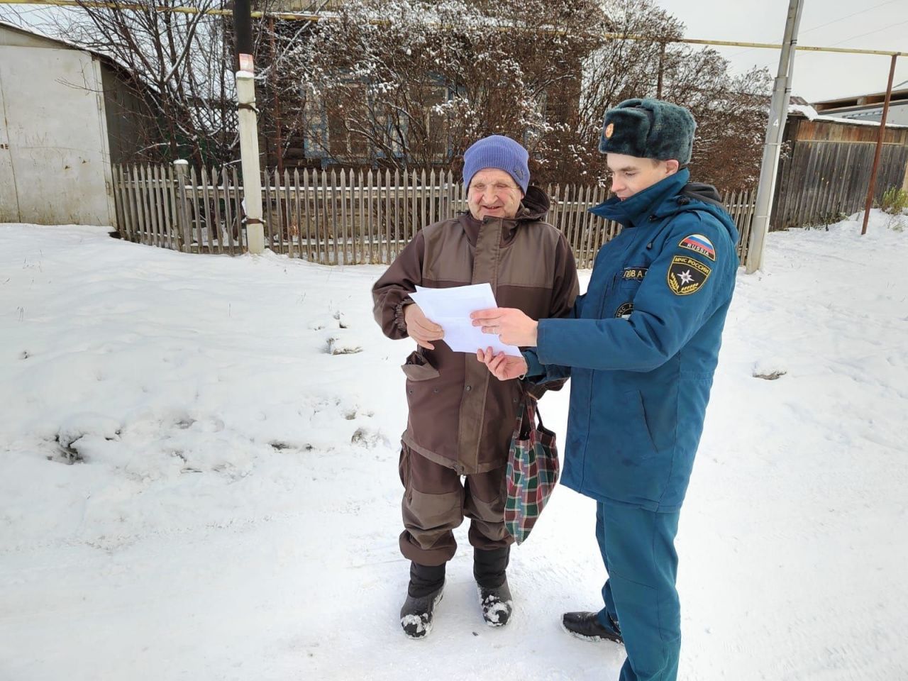 Все новогодние праздники пожарные ходили по частному сектору и напоминали людям о безопасности