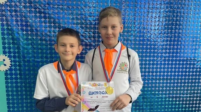 Двое карпинцев стали лучшими на окружных робототехнических соревнованиях
