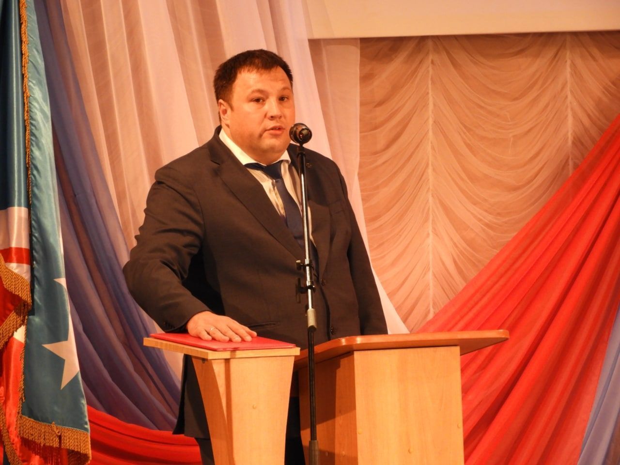 Старый-новый мэр Волчанска Александр Вервейн вновь вступил в должность главы городского округа