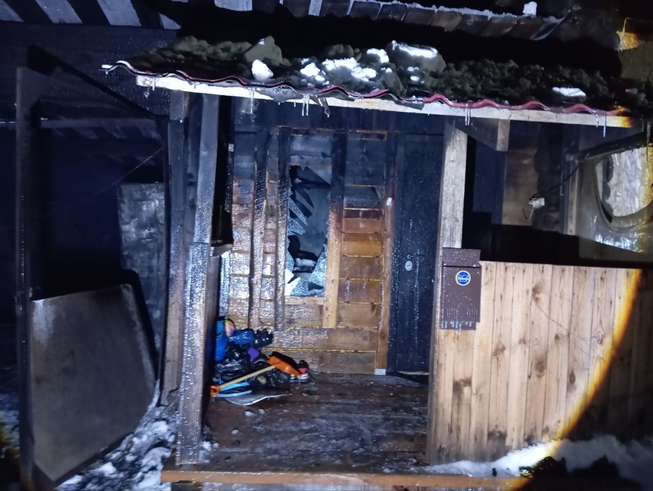 Многодетная семья из Кытлыма пережила пожар и теперь нуждается в помощи неравнодушных людей