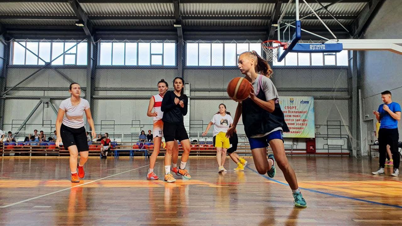 В ФОКе прошел турнир по баскетболу среди мужских и женских команд