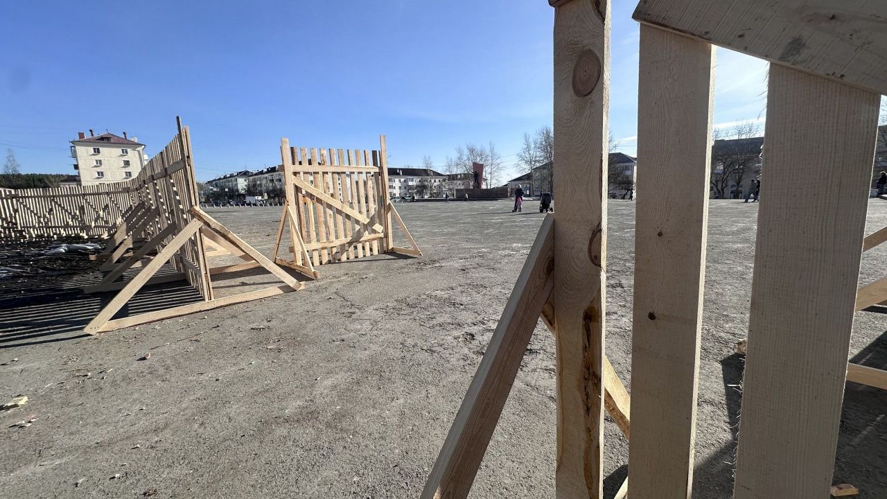 Мэр Карпинска рассказал о благоустройстве площади и призвал участвовать в рейтинговом голосовании