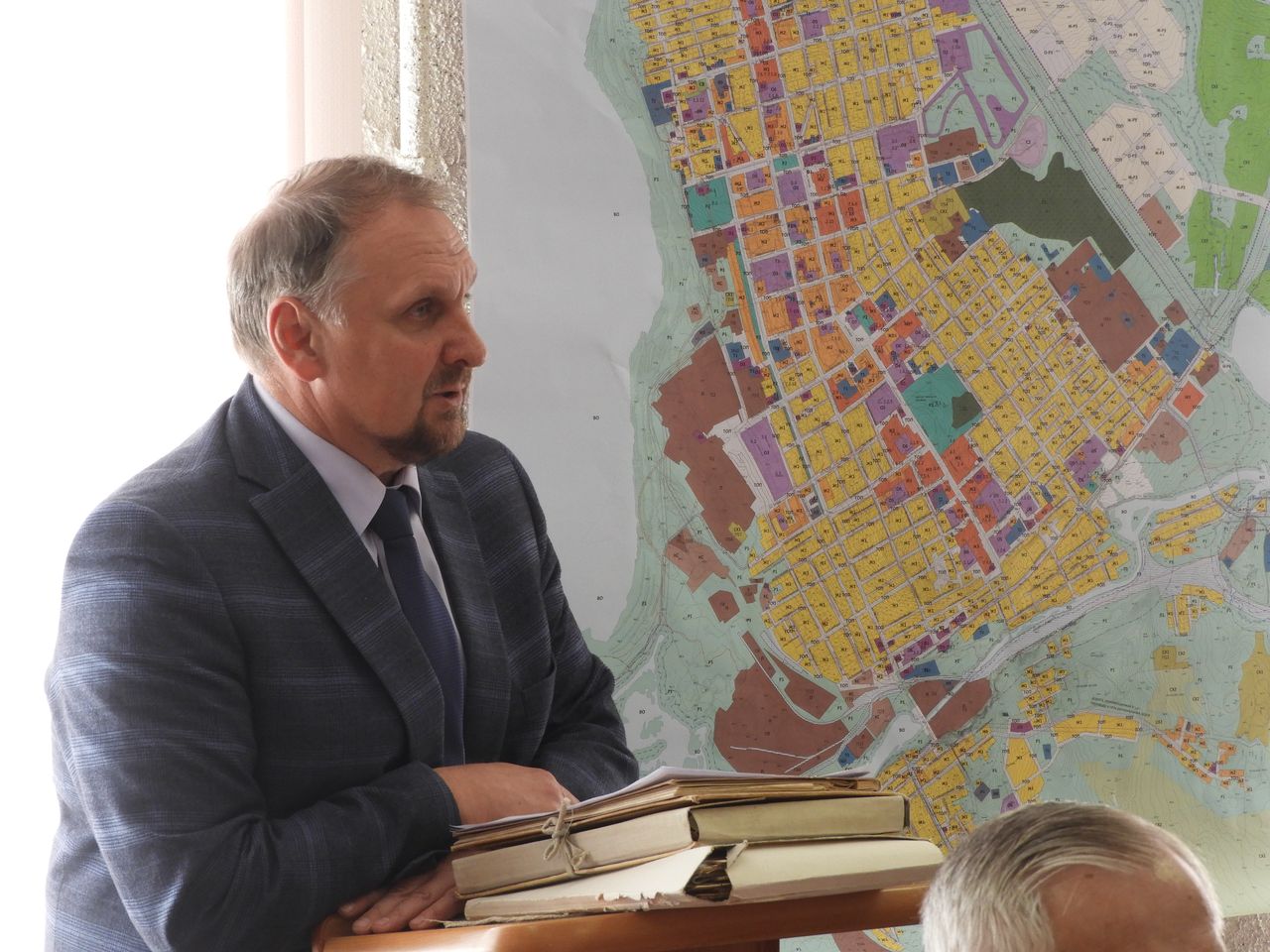 Депутаты придумывали названия Комсомольскому парку, площади Славы и другим объектам городской среды