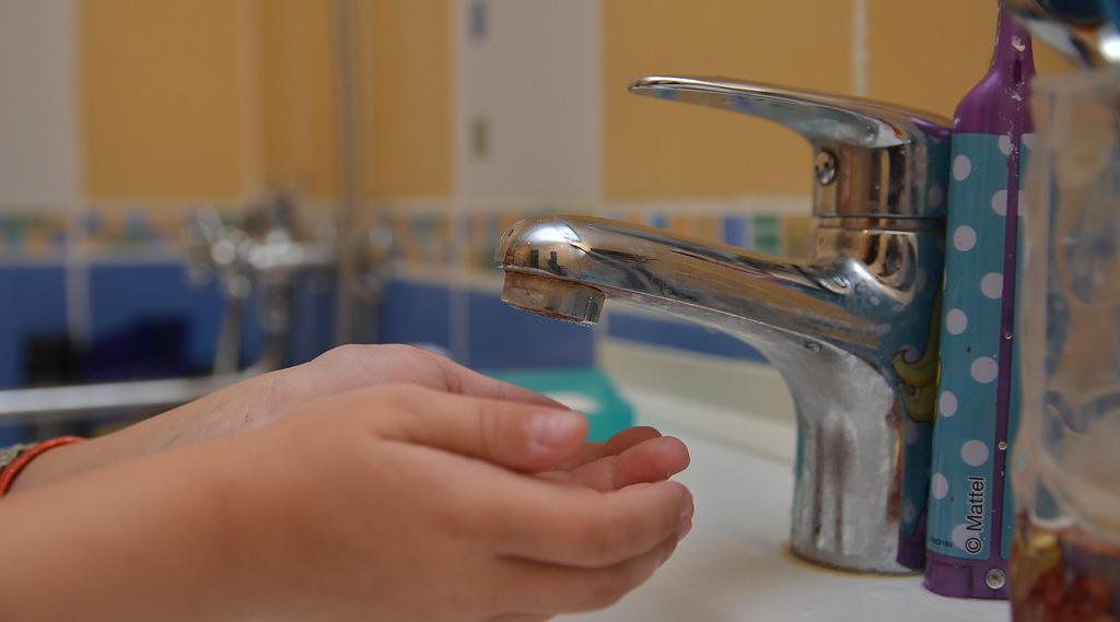 12 домов и 3 учреждения останутся без горячей воды. «Ресурс» будет искать утечку