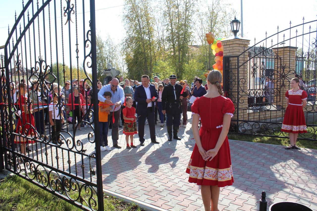 Берегите наш парк». Парк ДКУ торжественно открыли после большой  реконструкции