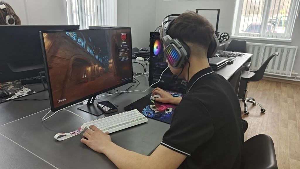 В Карпинске прошел киберспортивный турнир по «Counter-strike 2»