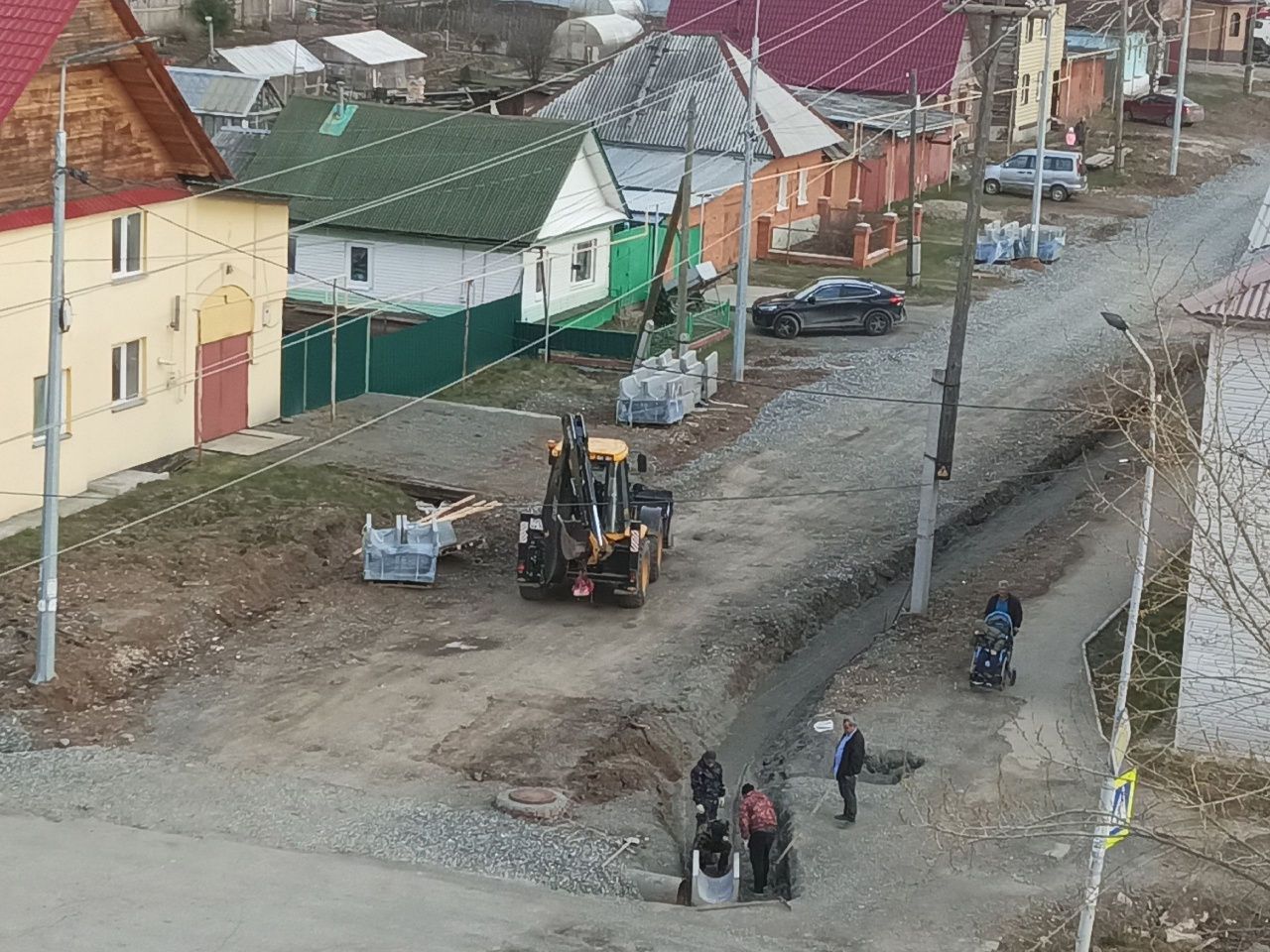 В Карпинске продолжили ремонтировать улицу 8 Марта